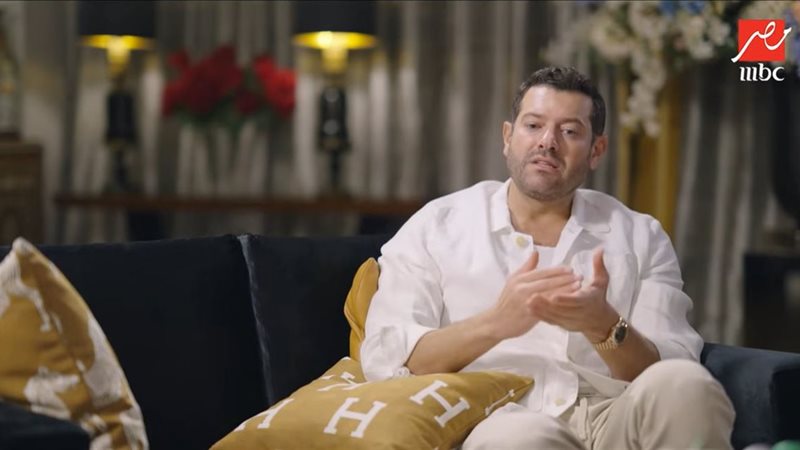 الفنان عمرو يوسف