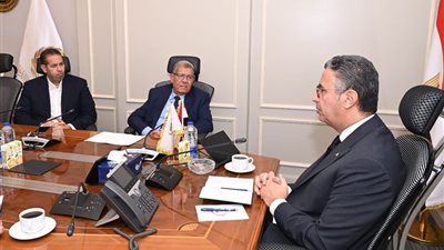 وزير التموين يوجه بإنتاج لب الورق اعتمادا على مخلفات إنتاج مصانع سكر القصب