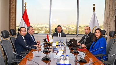 وزير التموين والتجارة الداخلية يجتمع مع رئيس مصلحة دمغ المصوغات