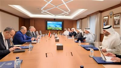 وزير البترول يبحث تعزيز التعاون مع وزير الكهرباء والاستثمار الكويتي