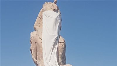 بحضور الوزير.. إزاحة الستار عن تمثالي الملك أمنحتب الثالث في الأقصر