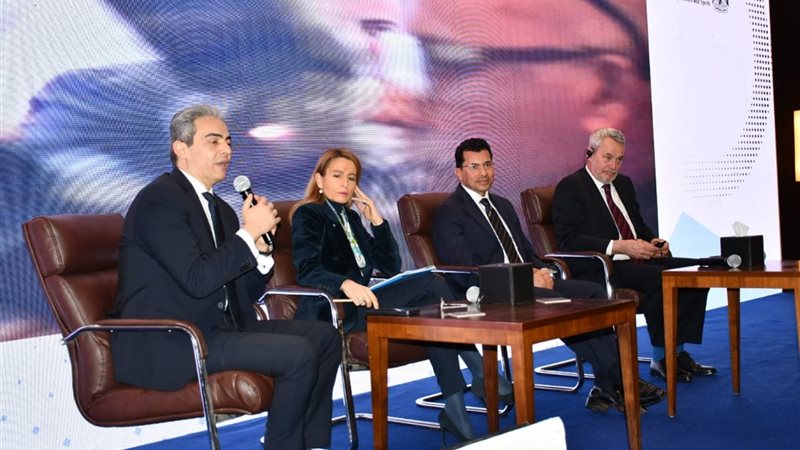 وزير الشباب والرياضة