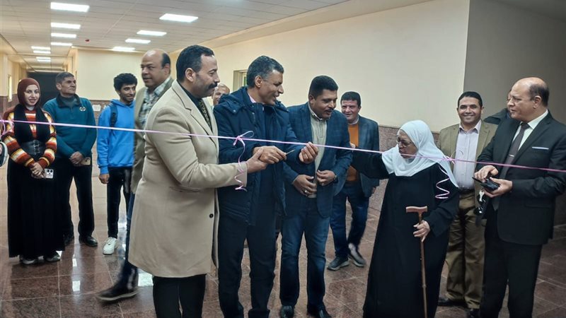 جانب من افتتاح المعرض