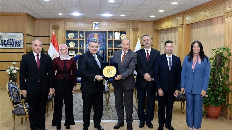 جانب من الندوة