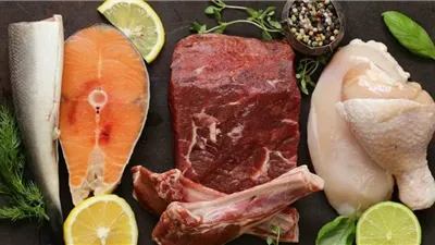 خبير اقتصادي يكشف سر تراجع استهلاك المصريين من اللحوم والأسماك والبروتين| خاص