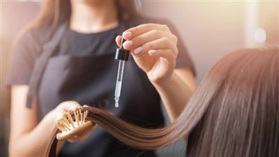 طرق طبيعية لتطويل الشعر بأسرع وقت.. جربيها من مطبخك 	