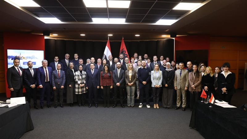 وزيرة التخطيط رانيا