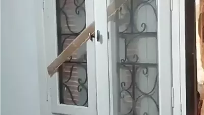 «صحيت لقيت الأتوبيس جنب سريري».. مواطن يروي اقتحام أتوبيس مدرسة لشقته