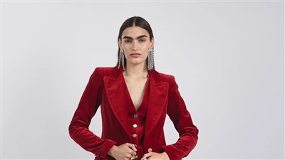 علامة Temperley London رومانسية الحرفية ووهج الإبداع