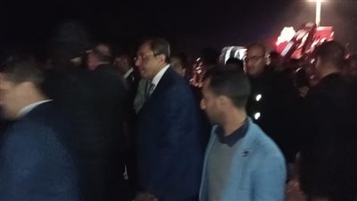 محافظ قنا ينتقل لموقع حادث انقلاب ميكروباص في ترعة بقرية الجبلاو