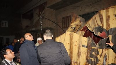 محافظ القليوبية ومدير الأمن يتابعان حادث تساقط حاويات من قطار البضائع