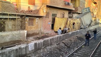سكك حديد مصر: سلامة الركاب أولويتنا بعد سقوط حاويات قطار بضائع بالقليوبية