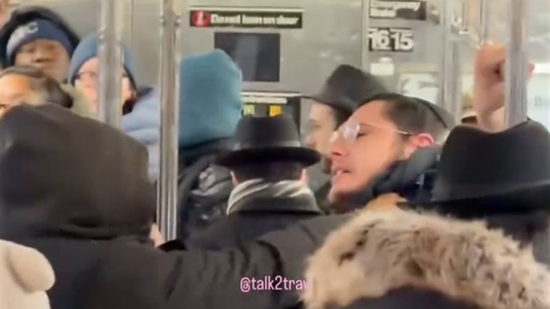 هجوم داخل متروالأنفاق