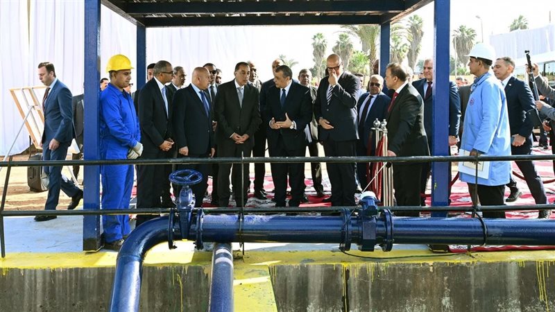 رئيس الوزراء يفتتح