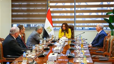 وزيرة التنمية تستقبل أعضاء لجنة الطاقة والبيئة والقوى العاملة بمجلس الشيوخ