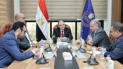  رئيس هيئة الدواء يعقد اجتماعًا مع ممثلي «داف» لمتابعة مشروعات التتبع الدوائي