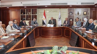 سكرتير عام بنى سويف يشدد على تذليل العقبات بتنفيذ مشروعات الخطة الاستثمارية