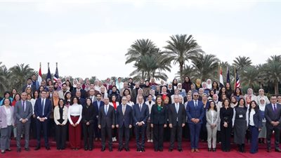 وزير الاتصالات: برامج تدريبية للشباب والمرأة لخلق فرص عمل رقمية جديدة