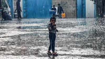 نحن غارقون في الفيضانات.. مشاهد من الأمطار الغزيرة في غزة