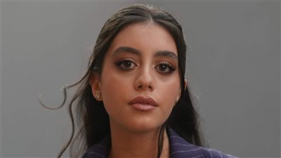 ياسمينا العبد: «ميد تيرم» تجربة شبابية صادقة تتناول الصحة النفسية 