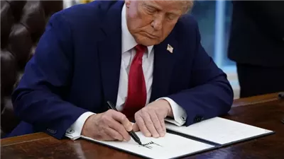 ترامب يحطم أرقام أسلافه.. حصيلة الأوامر التنفيذية في 2025 
