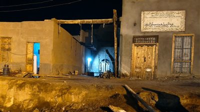 نهاية مأساوية تحت جدار طيني.. وفاة سيدة بعد ساعات من إنقاذها من انهيار منزل 
