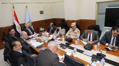 محافظ القاهرة يترأس اجتماعًا موسعًا لمتابعة العملية الانتخابية بمركز السيطرة
