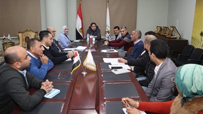 استعراض آليات إدارة وتشغيل مجمع المواقف الجديد بمدينة بني سويف