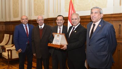 زراعة الشيوخ تكرم رئيسها ووكيلها بالفصل التشريعى الأول