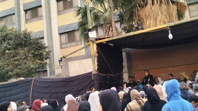 توافد المواطنين على لجان انتخابات مجلس النواب 2025 بمدرسة مصر الحرة في حلوان