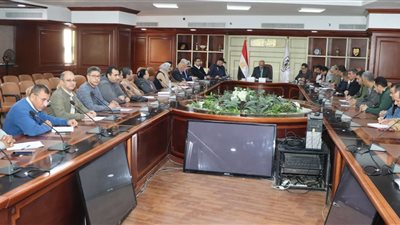 توريد سيارات إطفاء جديدة وتغطية عدة ترع ورصف طرق ببنى سويف 