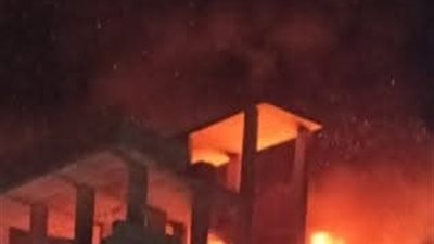 السيطرة على حريق أعلى سطح عقار بشارع الباسل في حي الأربعين بالسويس دون إصابات