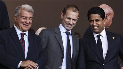 دور محوري لناصر الخليفي في خلافات برشلونة وريال مدريد بسبب السوبر