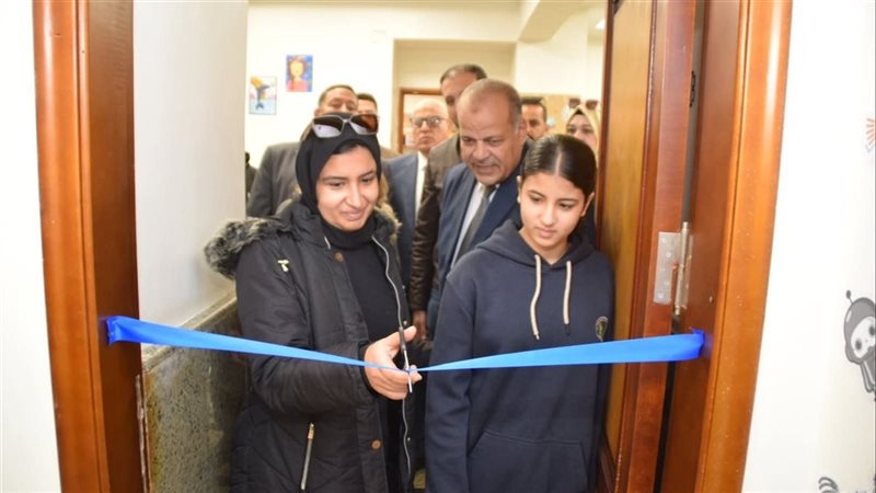 خلال افتتاح القاعة