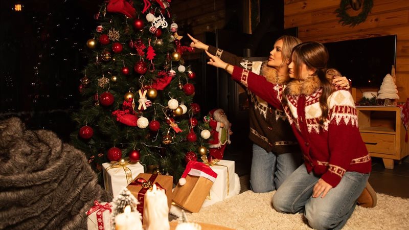 نيكول سابا وابنتها