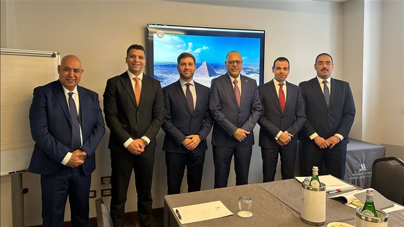 جانب من زيارة وزير