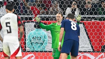 بعد تصديه لـ4 ركلات جزاء..  ناقد رياضي يتغزل في حارس باريس سان جيرمان