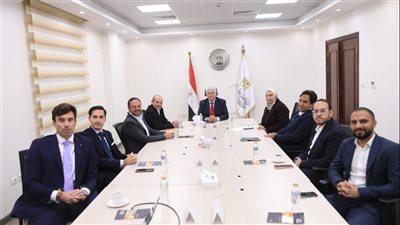 وزير التعليم العالي يبحث سبل تعزيز التعاون مع وفد جامعة سان أنطونيو في إسبانيا