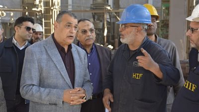 وزير الإنتاج الحربي: 