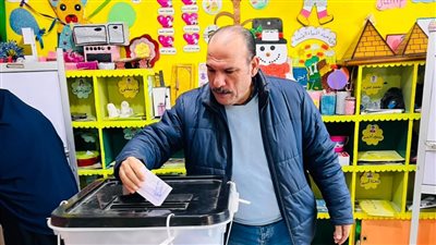 أمين مستقبل وطن الشرقية يُدلي بصوته في جولة الإعادة لانتخابات مجلس النواب