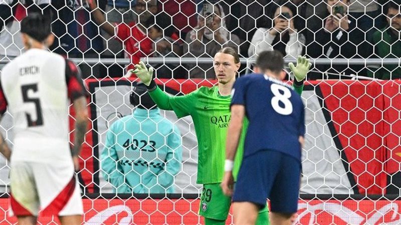  حارس باريس سان جيرمان