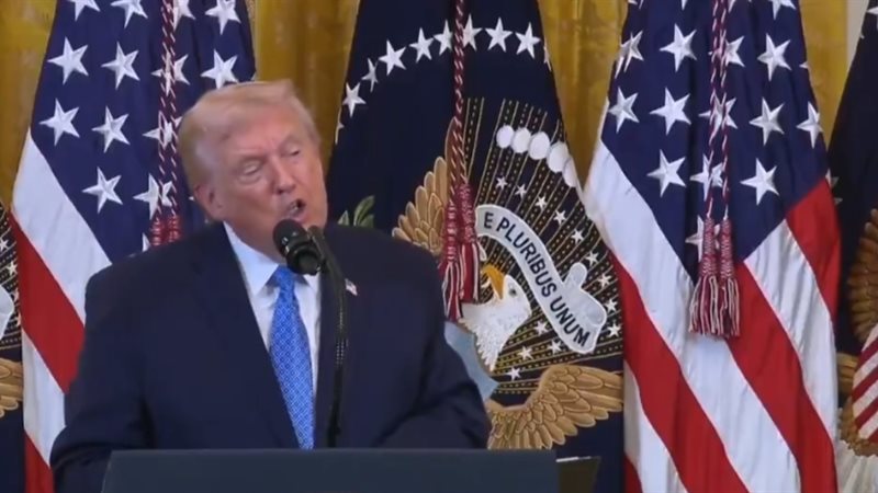 الرئيس الأمريكي دونالد