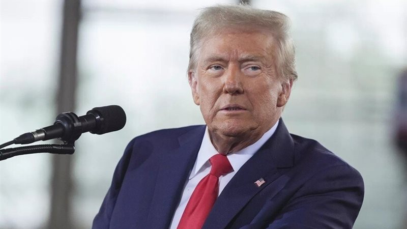 الرئيس الأمريكي دونالد