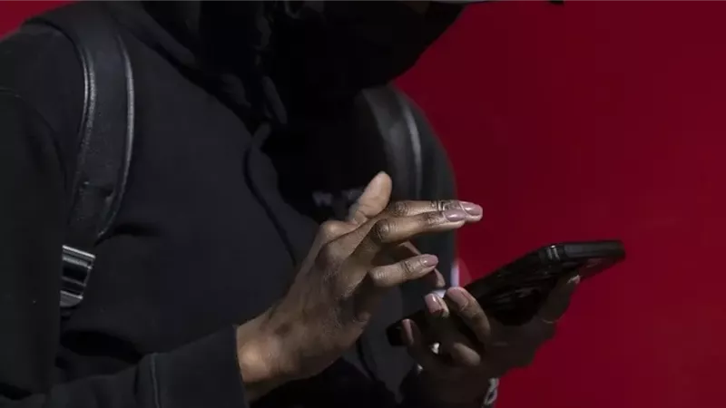 رسائل مزيفة