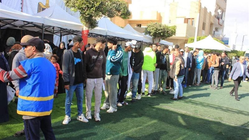 توافد الناخبون بلجنة