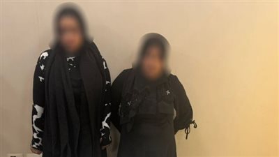 سيدتان تديران بورصة شراء الأصوات بمحيط لجنة بالسويس فى قبضة الأمن 