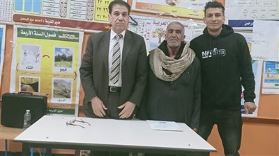 شيخ الصيادين يدلي بصوته في جولة الإعادة بالشرقية ويؤكد: المشاركة واجب وطني