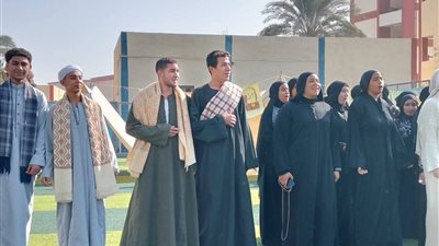 طلاب بنى سويف بالجلباب والزى البدوى احتفالا باليوم العالمي للغة العربية