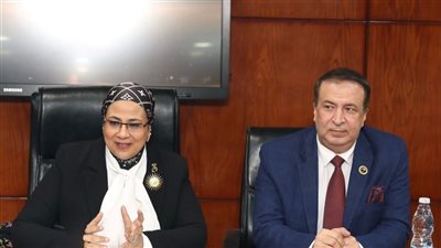 المستشارة أمل عمار تشارك في الدورة التدريبية لضباط القضاء العسكري 