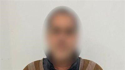 نداء فى ميكروفون المسجد.. شخص يحث الواطنين على انتخاب مرشح بدائرة قطور 